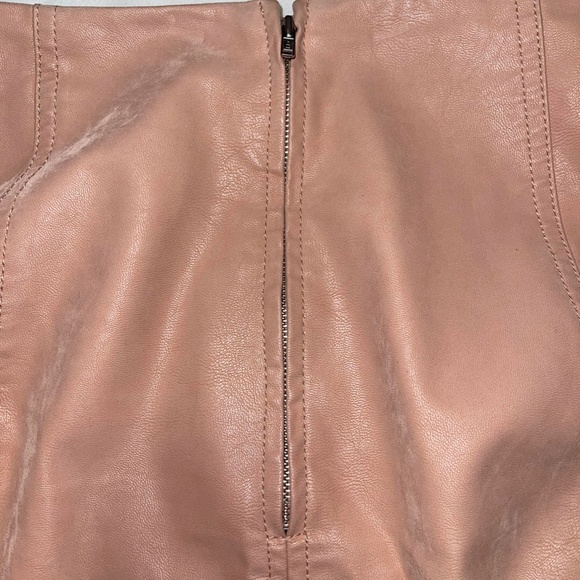 Free people modern vegan suede mini skirt. - Picture 4 of 8